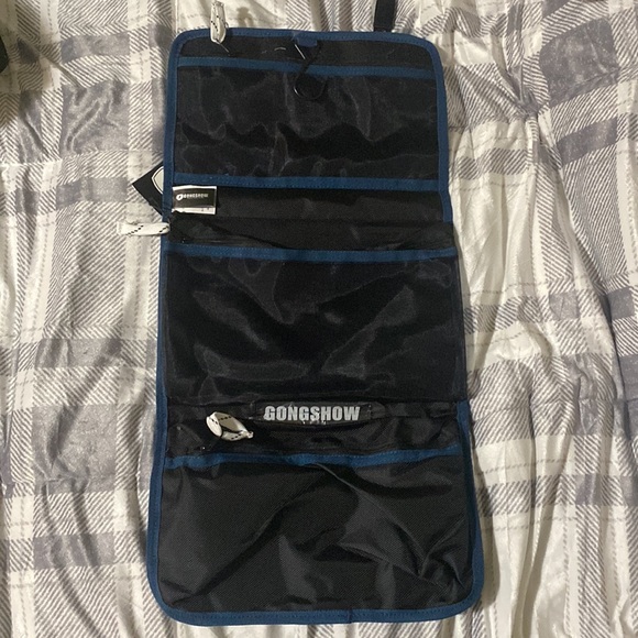 Gongshow Fold-up Travel Hanging Shower Bag - Picture 3 of 4